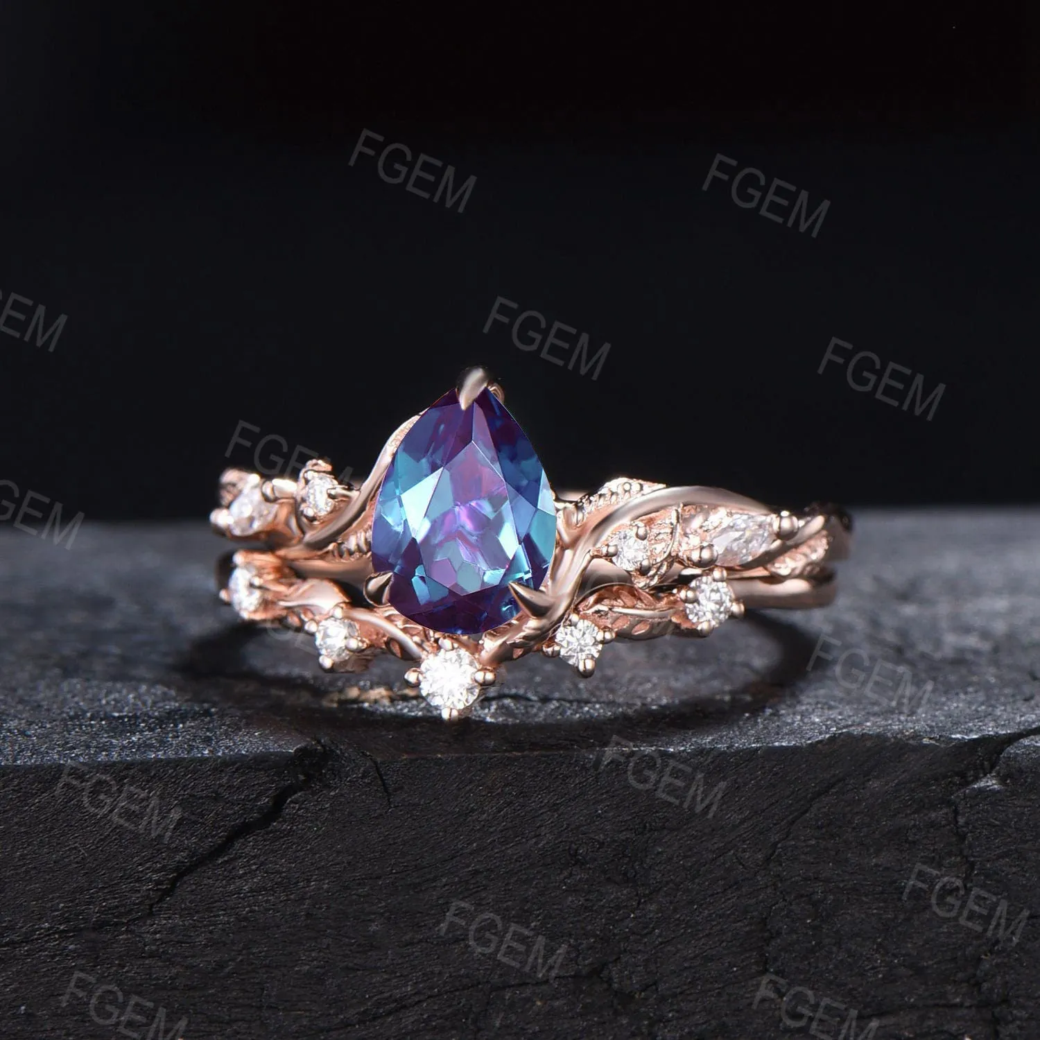 Nature Inspired Color-Change Alexandrite Moissanite Bridal Set 14K Rose Gold Branch Pear Alexandrite Wedding Ring Cluster Moissanite Rings